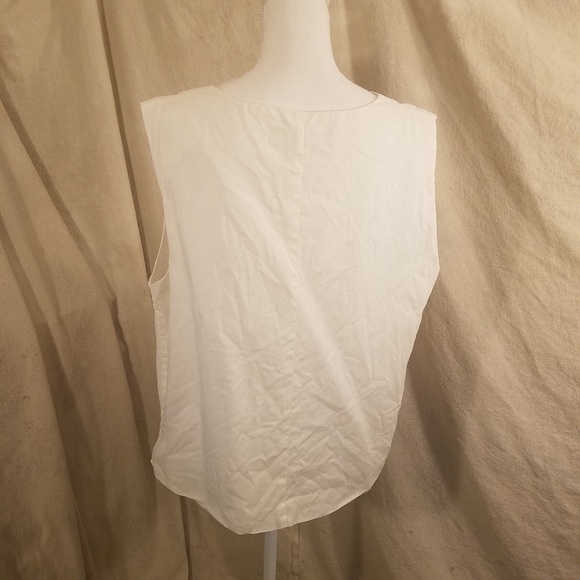 La Rea Collections White Sleeveless Linen Shell - Picture 4 of 6